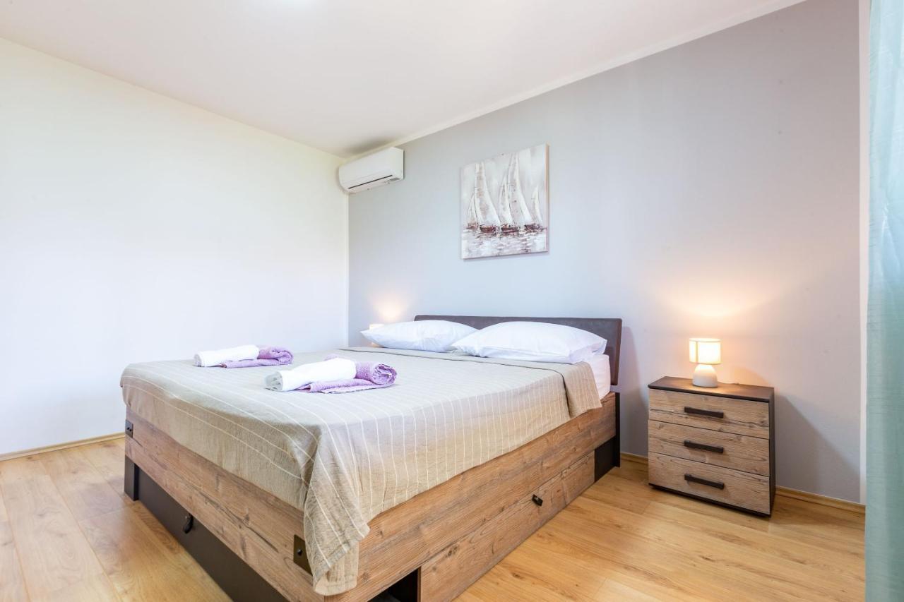 Bella 2 Bdr W Parking Apartment *